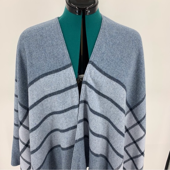 Lancioni 1973 NWT Blue Plaid Wool Blend Fringed Shawl, One Size - Picture 2 of 15